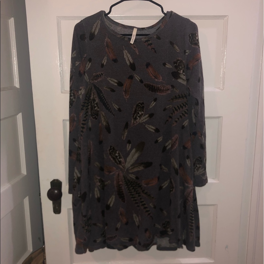 Like New Long Sleeve Feather dress XL